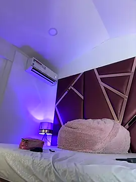 DanielaMedinaa online show from 09.18.25