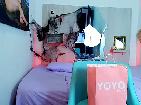 ZaraRousse online show from 10.26.25