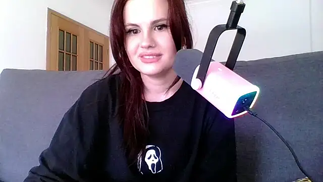Snapshot of Della_Ideal chatting on 02.28.25 Della Ideal online show from 02.28.25