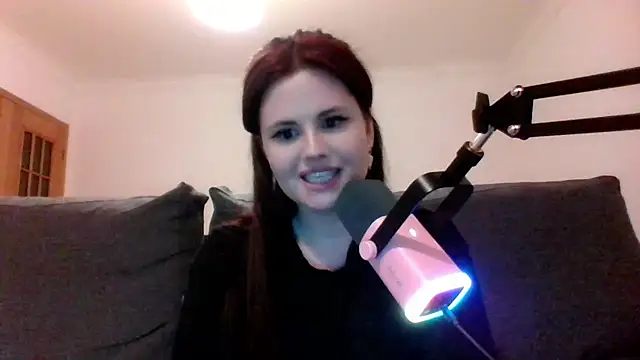 Snapshot of Della_Ideal chatting on 03.02.25 Della Ideal online show from 03.02.25