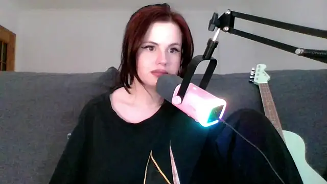 Snapshot of Della_Ideal chatting on 03.05.25 Della Ideal online show from 03.05.25