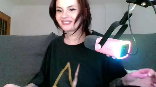 Snapshot of Della_Ideal chatting on 03.05.25 Della Ideal online show from 03.05.25