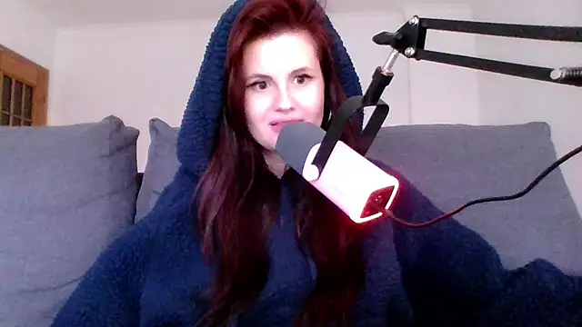 Snapshot of Della_Ideal chatting on 03.07.25 Della Ideal online show from 03.07.25
