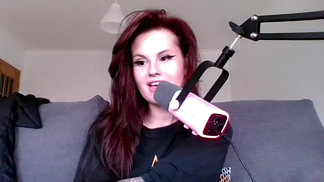 Snapshot of Della_Ideal chatting on 03.15.25 Della Ideal online show from 03.15.25