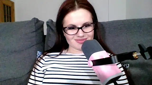 Snapshot of Della_Ideal chatting on 03.16.25 Della Ideal online show from 03.16.25