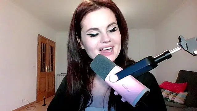 Snapshot of Della_Ideal chatting on 03.20.25 Della Ideal online show from 03.20.25