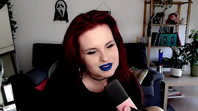 Snapshot of Della_Ideal chatting on 11.11.25 Della Ideal online show from 11.11.25