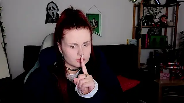 Snapshot of Della_Ideal chatting on 11.26.25 Della Ideal online show from 11.26.25