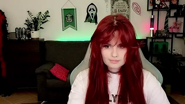 Snapshot of Della_Ideal chatting on 02.11.26 Della Ideal online show from 02.11.26