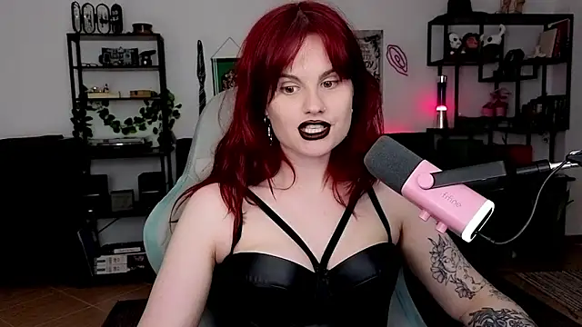Snapshot of Della_Ideal chatting on 04.19.26 Della Ideal online show from 04.19.26