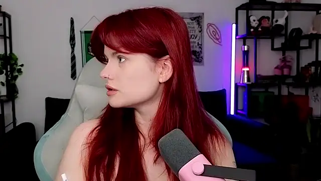 Snapshot of Della_Ideal chatting on 05.04.26 Della Ideal online show from 05.04.26