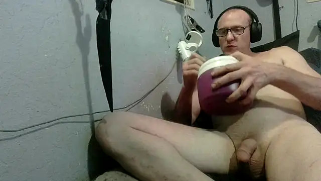 Snapshot of PornStro921 chatting on 06.15.26 PornStro921 online show from 06.15.26