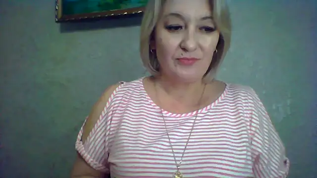 Snapshot of ArielXLoveresss chatting on 11.12.25 ArielXLoveresss online show from 11.12.25