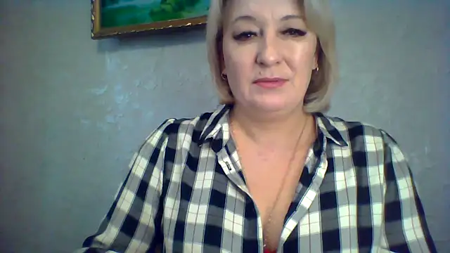 Snapshot of ArielXLoveresss chatting on 11.24.25 ArielXLoveresss online show from 11.24.25