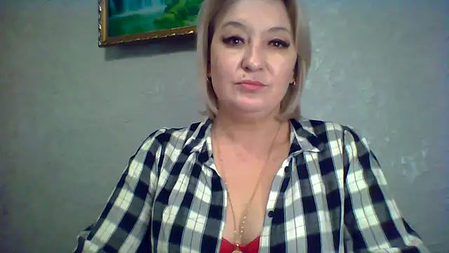 Snapshot of ArielXLoveresss chatting on 12.01.25 ArielXLoveresss online show from 12.01.25