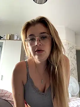 Busty-smiley-miley online show from 09.16.25