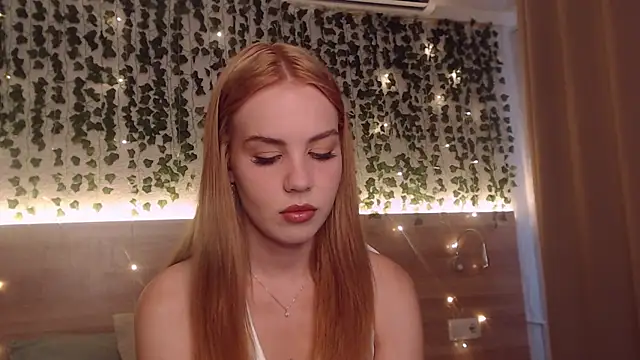 Snapshot of IvyAngel chatting on 07.18.26 IvyAngel online show from 07.18.26