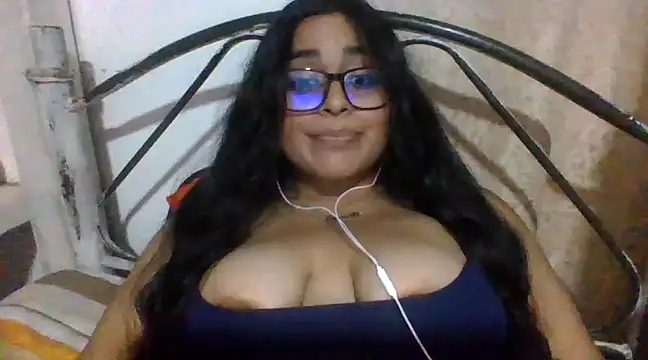 Snapshot of virginbrunette99 chatting on 02.28.25 virginbrunette99 online show from 02.28.25