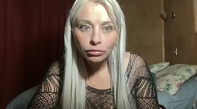 WhiteSnow09 online show from 03.11.25