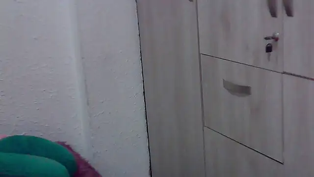 Victoria Lover online show from 03.03.25