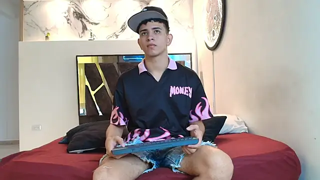 KING OFF BOYS online show from 11.18.25