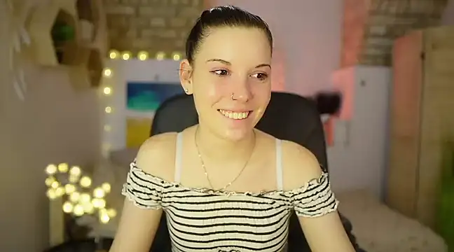 April Olsen online show from 03.05.25