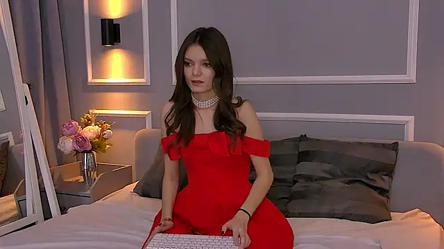 AsterQuinn online show from 03.07.25