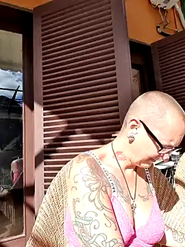 Emma Milf25 online show from 03.06.25