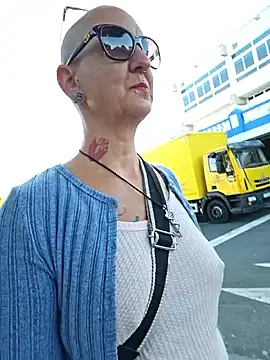 Emma Milf25 online show from 09.25.25