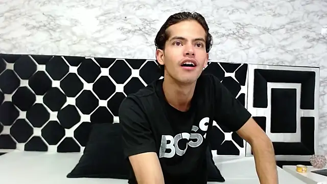 Snapshot of Maximoherrera_16 chatting on 02.28.25 Maximoherrera 16 online show from 02.28.25