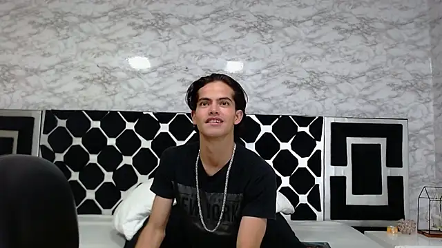 Snapshot of Maximoherrera_16 chatting on 03.01.25 Maximoherrera 16 online show from 03.01.25