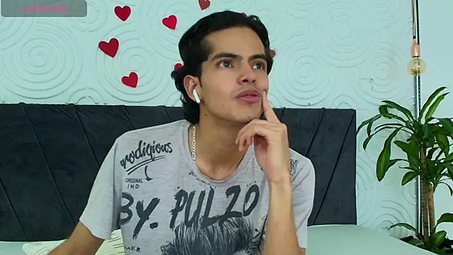 Snapshot of Maximoherrera_16 chatting on 03.05.25 Maximoherrera 16 online show from 03.05.25