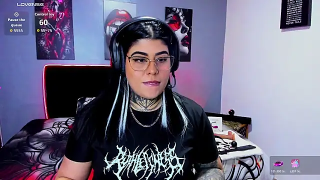 Snapshot of Veronika_metal chatting on 05.10.26 Veronika metal online show from 05.10.26