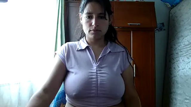Snapshot of Escarcha-blue chatting on 04.27.26 Escarcha-blue online show from 04.27.26