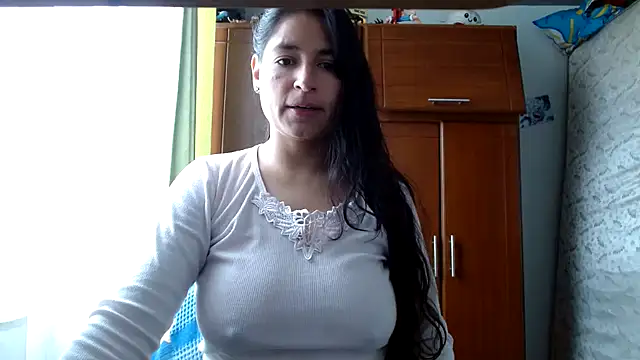 Snapshot of Escarcha-blue chatting on 04.28.26 Escarcha-blue online show from 04.28.26