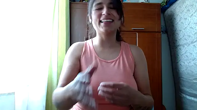 Snapshot of Escarcha-blue chatting on 05.15.26 Escarcha-blue online show from 05.15.26