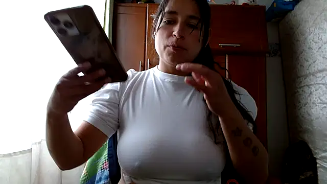 Snapshot of Escarcha-blue chatting on 05.20.26 Escarcha-blue online show from 05.20.26