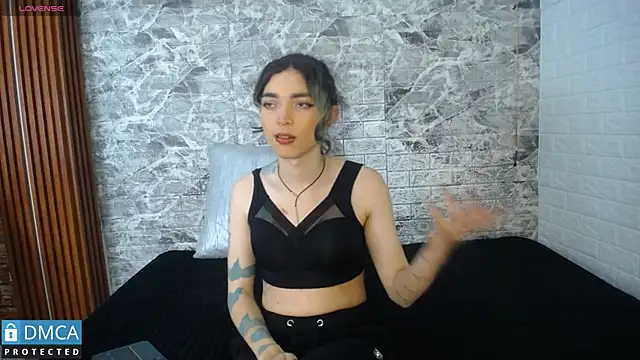 MaeveKuro online show from 09.13.25