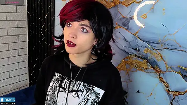 MaeveKuro online show from 11.21.25