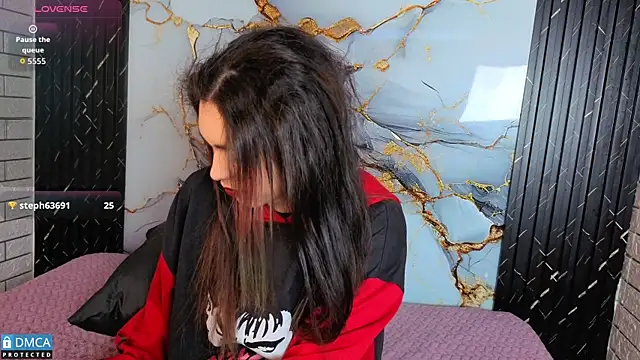 MaeveKuro online show from 01.12.26