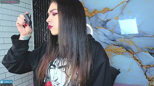 Snapshot of MaeveKuro chatting on 01.16.26 MaeveKuro online show from 01.16.26