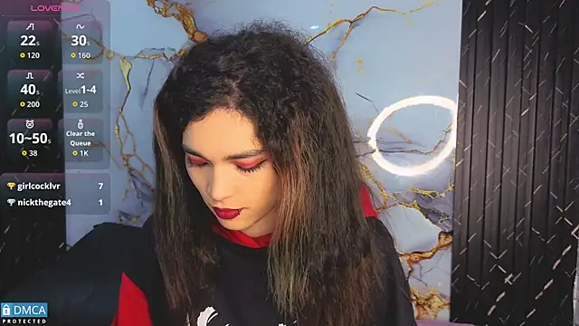 Snapshot of MaeveKuro chatting on 01.19.26 MaeveKuro online show from 01.19.26