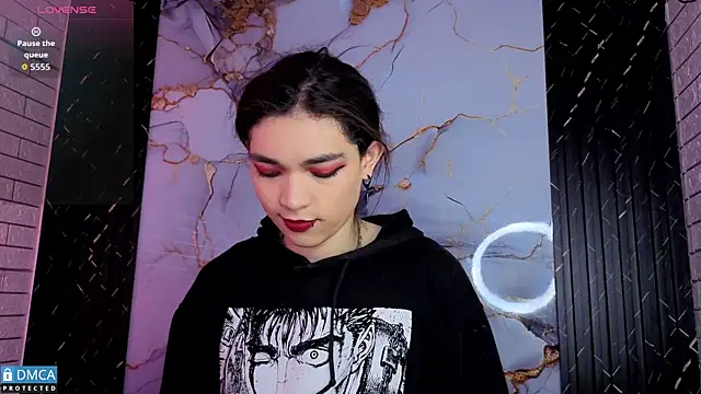 Snapshot of MaeveKuro chatting on 02.12.26 MaeveKuro online show from 02.12.26