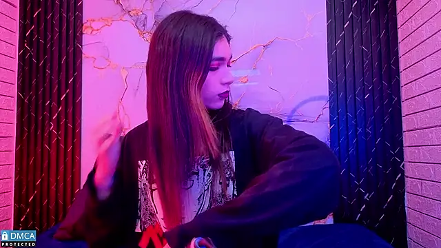 Snapshot of MaeveKuro chatting on 03.07.26 MaeveKuro online show from 03.07.26