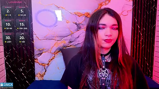 Snapshot of MaeveKuro chatting on 03.13.26 MaeveKuro online show from 03.13.26