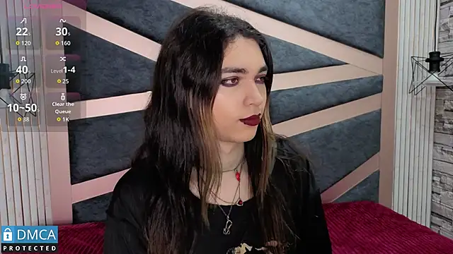 Snapshot of MaeveKuro chatting on 04.09.26 MaeveKuro online show from 04.09.26