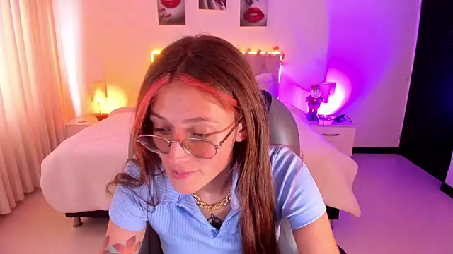 Emily Warren  online show from 12.04.25