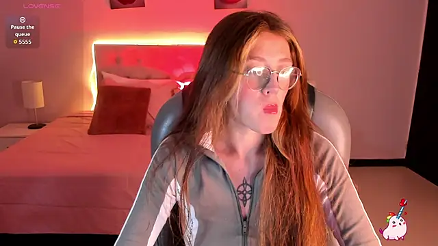 Snapshot of Emily_Warren_ chatting on 02.20.26 Emily Warren online show from 02.20.26