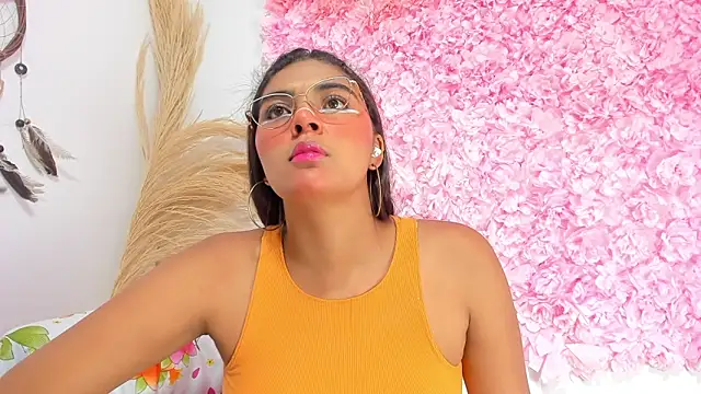 Melodymoore  online show from 02.18.26