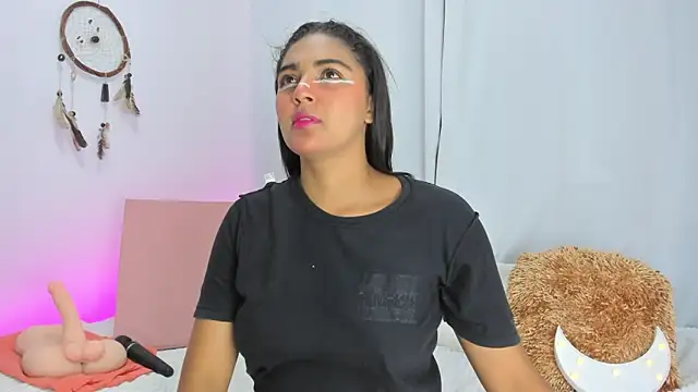 Melodymoore  online show from 04.14.26